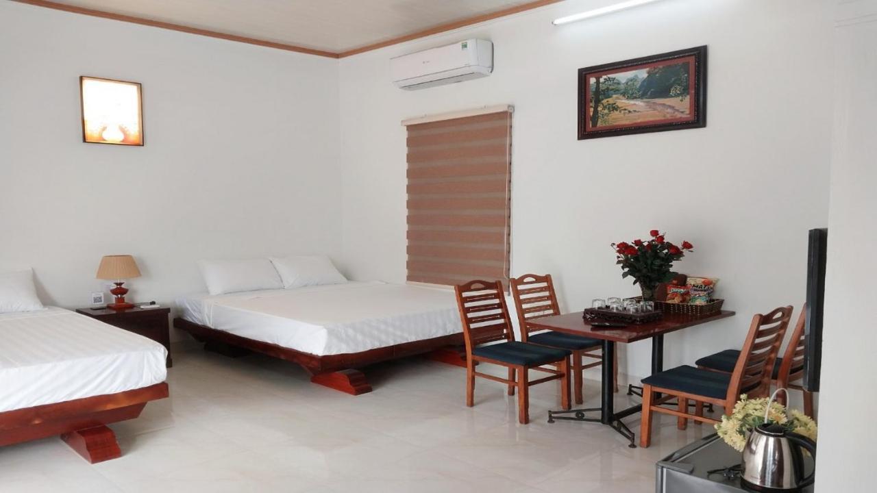 Nha Xanh Homestay 宁平 外观 照片